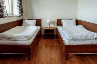Мини-отель Weranda Restaurant & Rooms Тыхы Двухместный номер с 2 отдельными кроватями-1